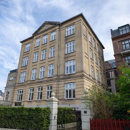 Unique 3 Bedroom Apartment In Vibrant Frederiksberg Koppenhága Kültér fotó