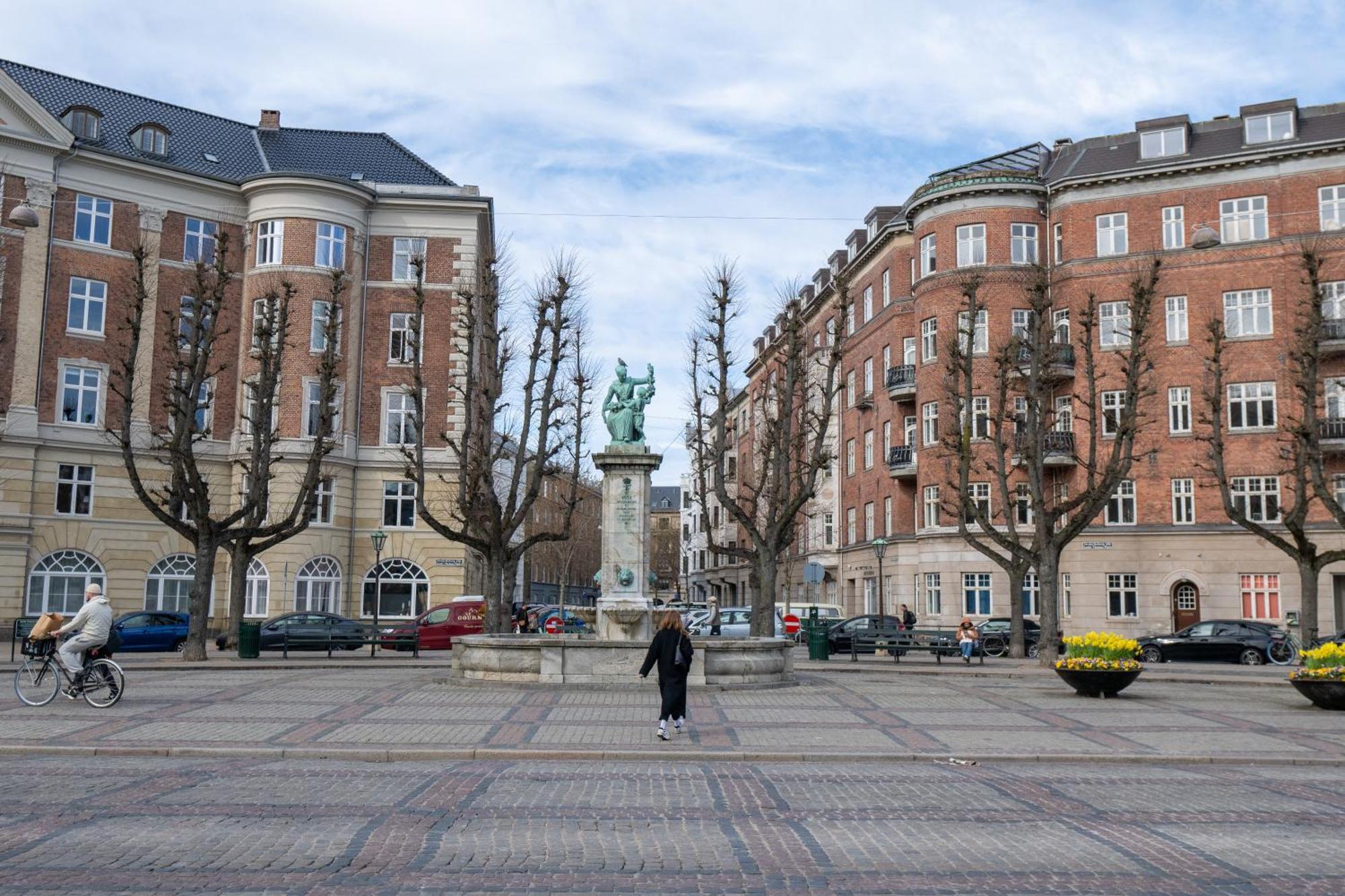 Unique 3 Bedroom Apartment In Vibrant Frederiksberg Koppenhága Kültér fotó