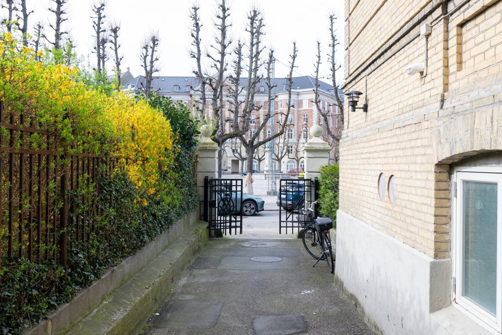 Unique 3 Bedroom Apartment In Vibrant Frederiksberg Koppenhága Kültér fotó