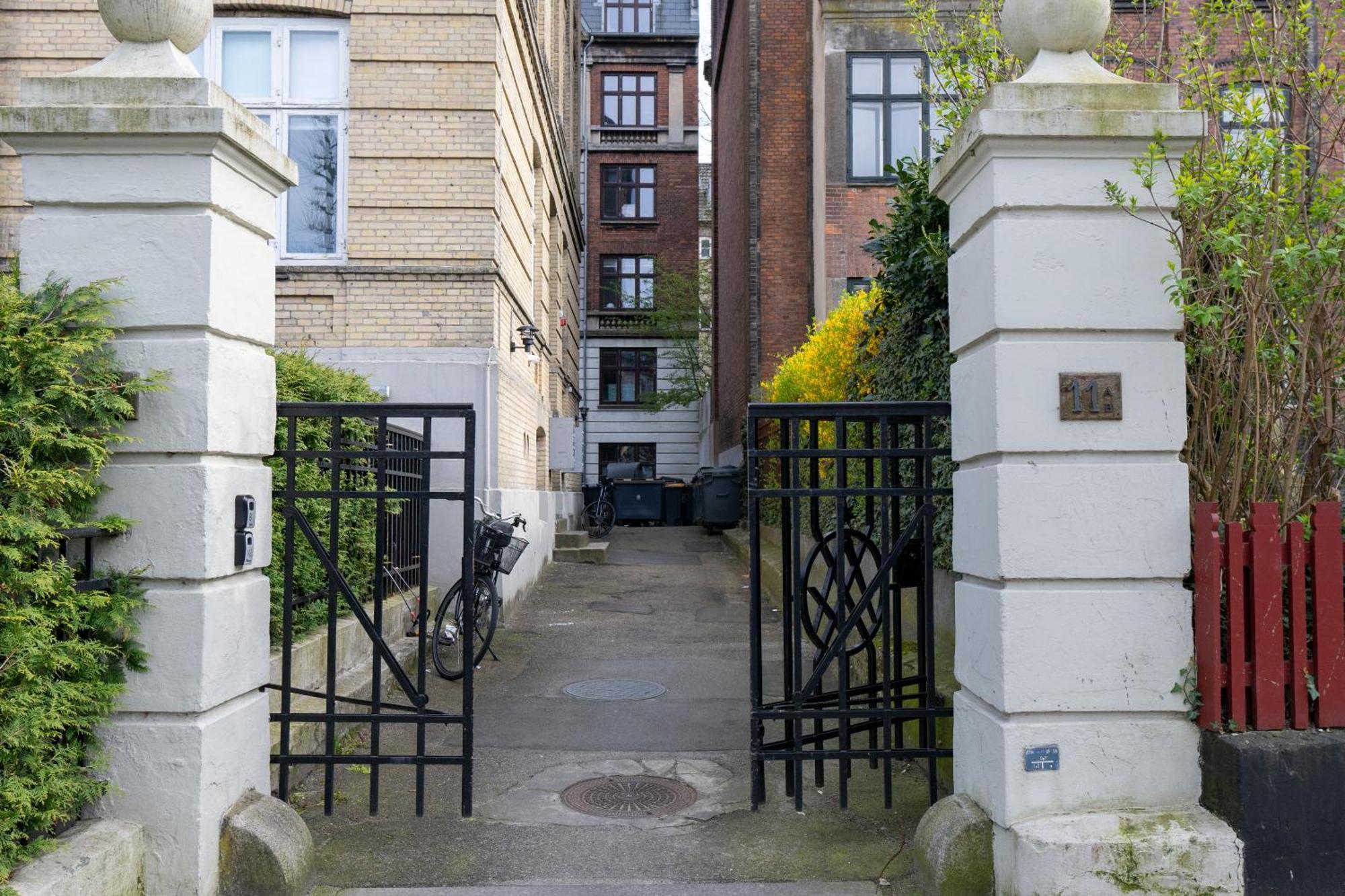 Unique 3 Bedroom Apartment In Vibrant Frederiksberg Koppenhága Kültér fotó